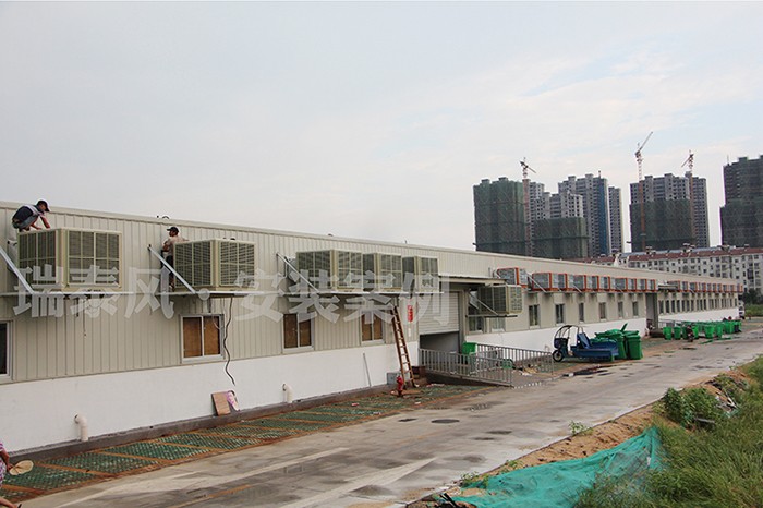 菜市場(chǎng)該如何通風(fēng)降溫呢？瑞泰風(fēng)環(huán)保空調(diào)為居民買菜送清涼